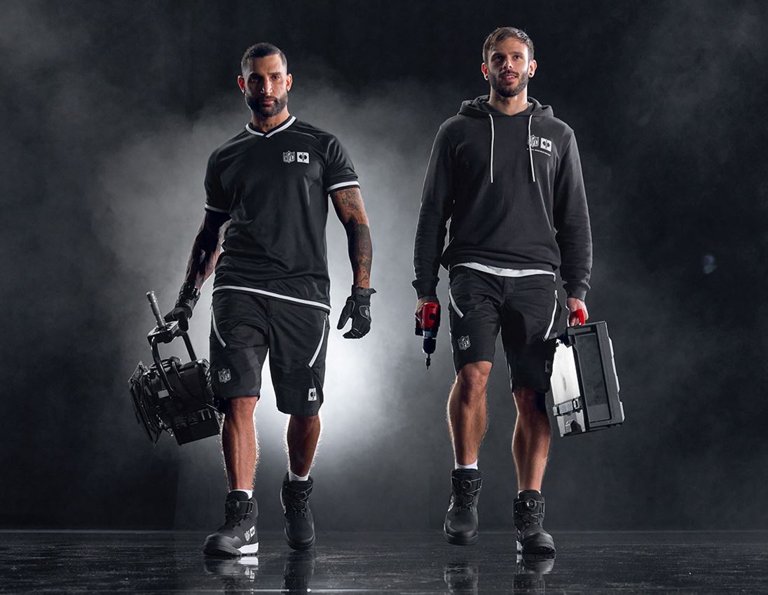 Spolupráce: NFL shorts + černá/bílá 3