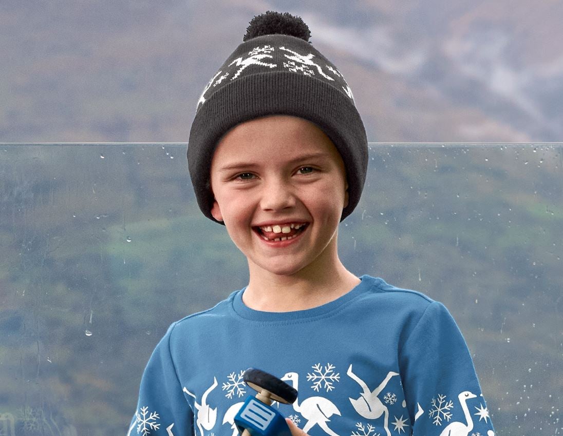 Doplňky: e.s. Norská pletená čepice, dětská + černá