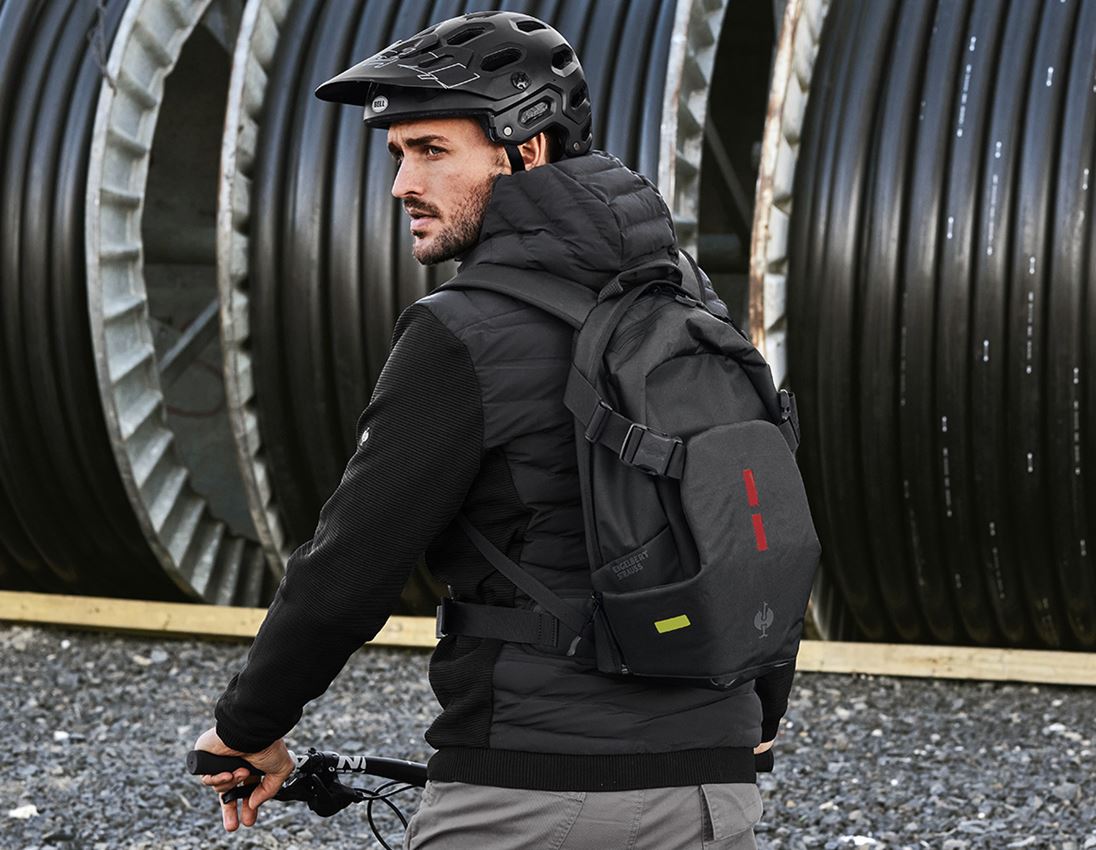 Doplňky: e.s. OLED Backpack + černá 3