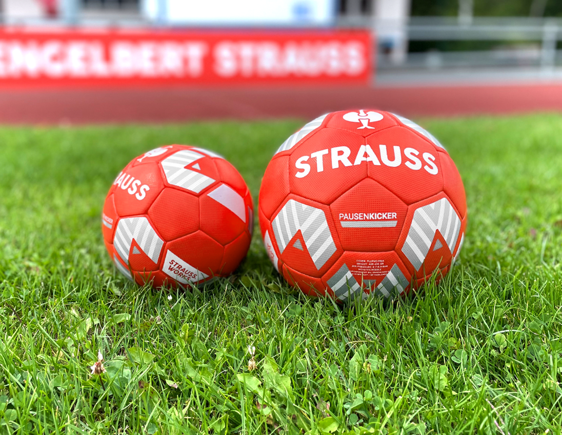 Doplňky: Fotbalový míč STRAUSS + red 5
